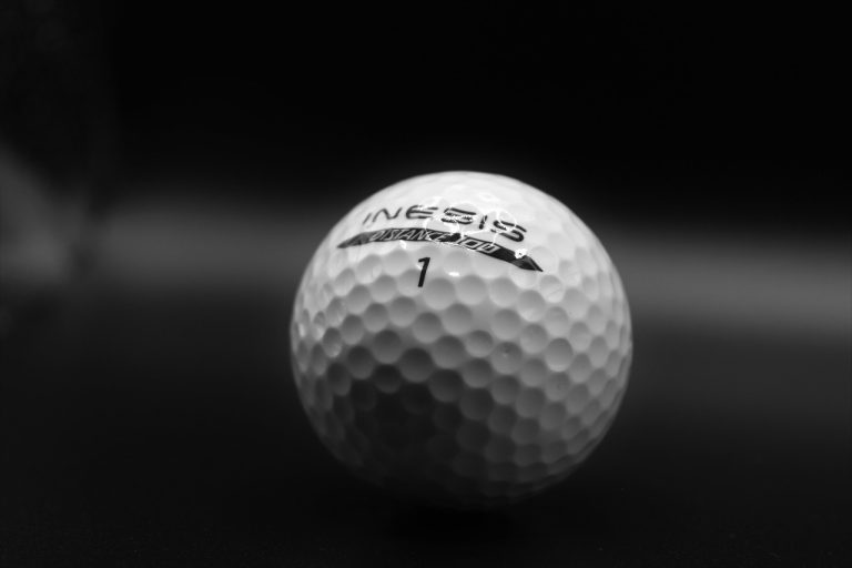 Quels sont les principaux critères à considérer lors de choix des balles de golf ?